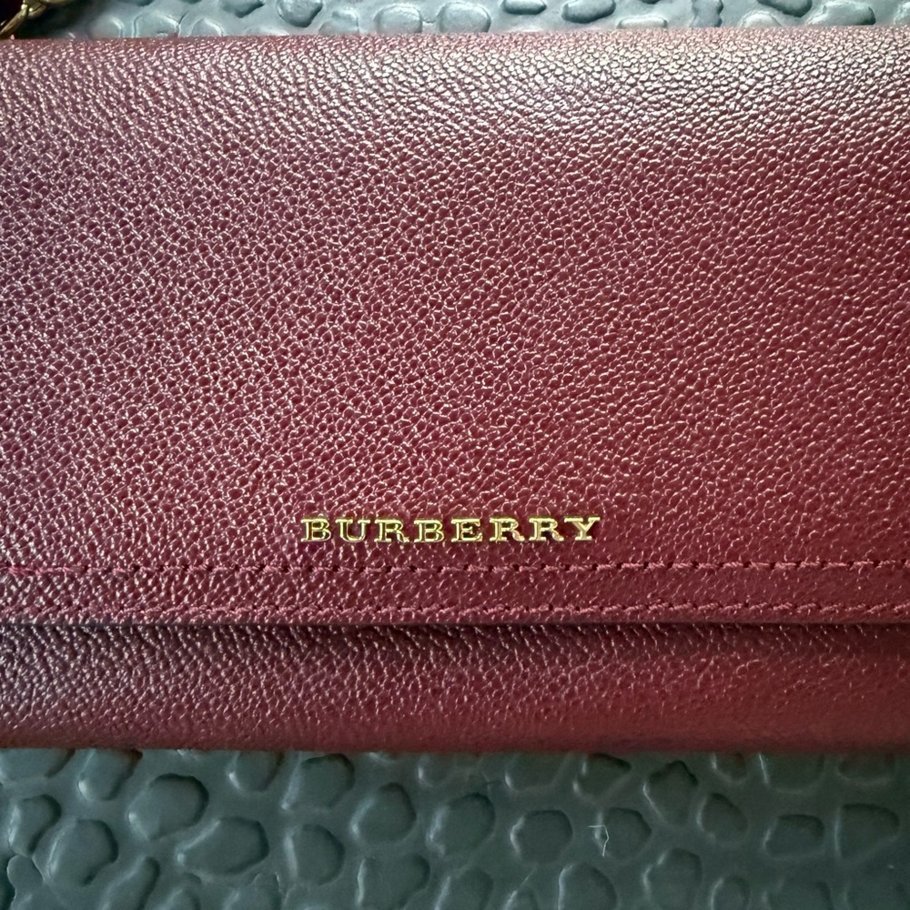 Burberry Wine Red Crossbody Wallet on Gold Chain - Picture 2 of 5